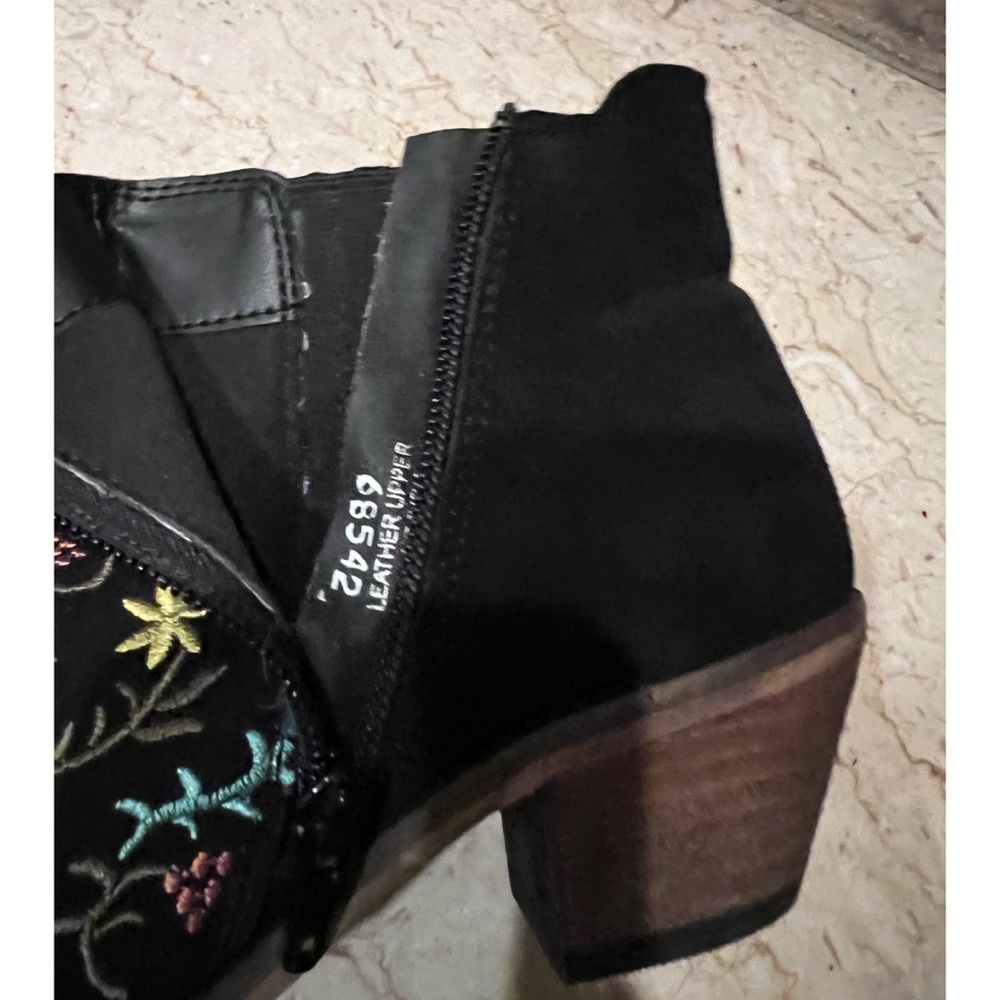 NWT Diba Petal Floral Embroidered Suede Booties - 6 - Picture 11 of 11